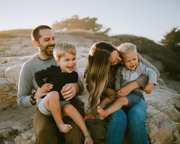 natural family posing