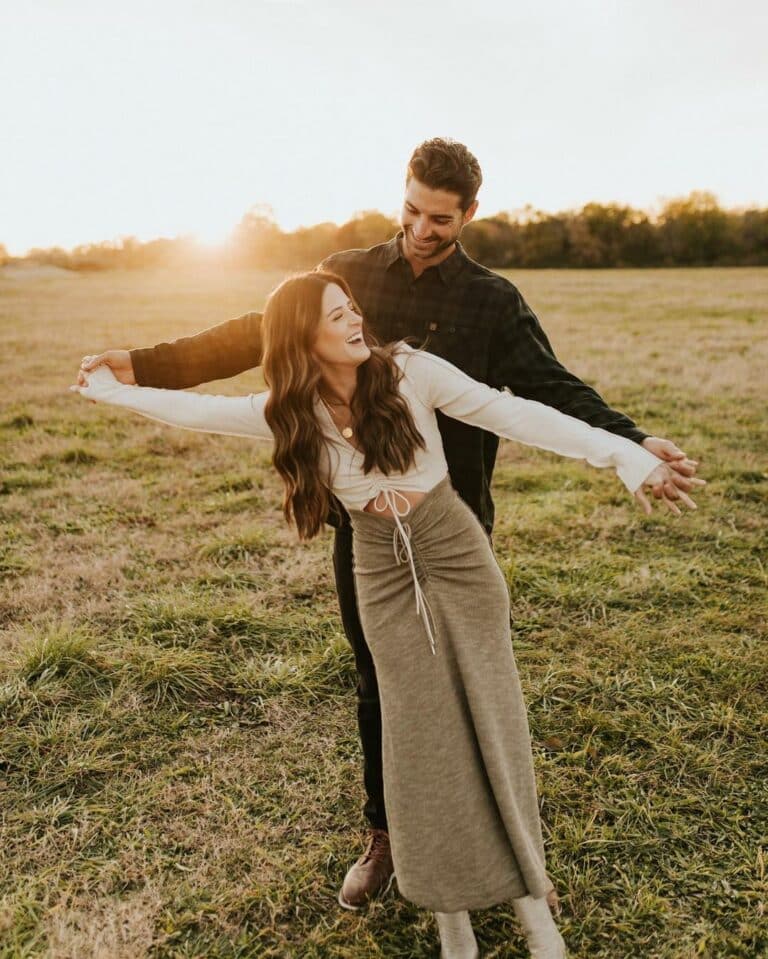 Titanic pose — posing prompt
